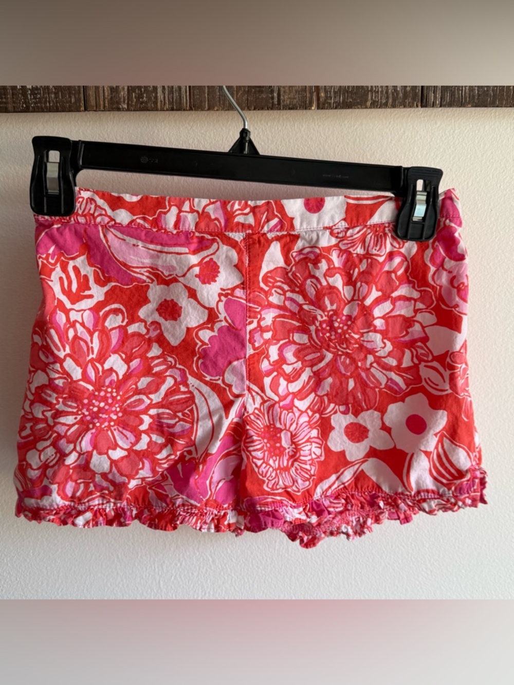 Lilly Pulitzer Girls  Pink & Red Floral Casual Shorts (size XL 12-14)